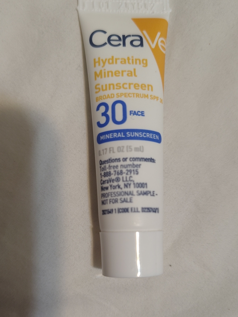 CeraVe White and Blue Hydrating Travel Mineral Sunscreen SPF 30